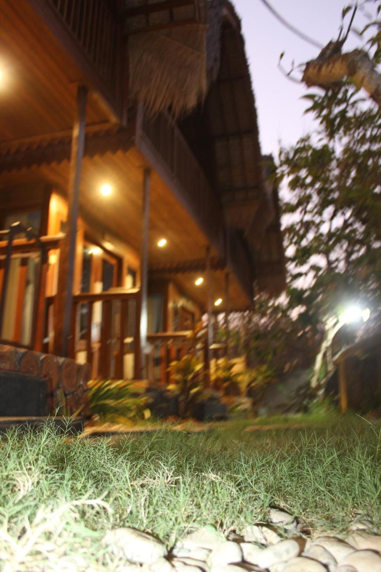 Boga Segara Villa And Resto Batununggul Exteriör bild